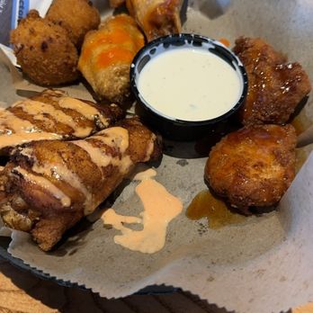 Glory Days Grill - Sports Bars Near Me - Wesley Chapel, Florida