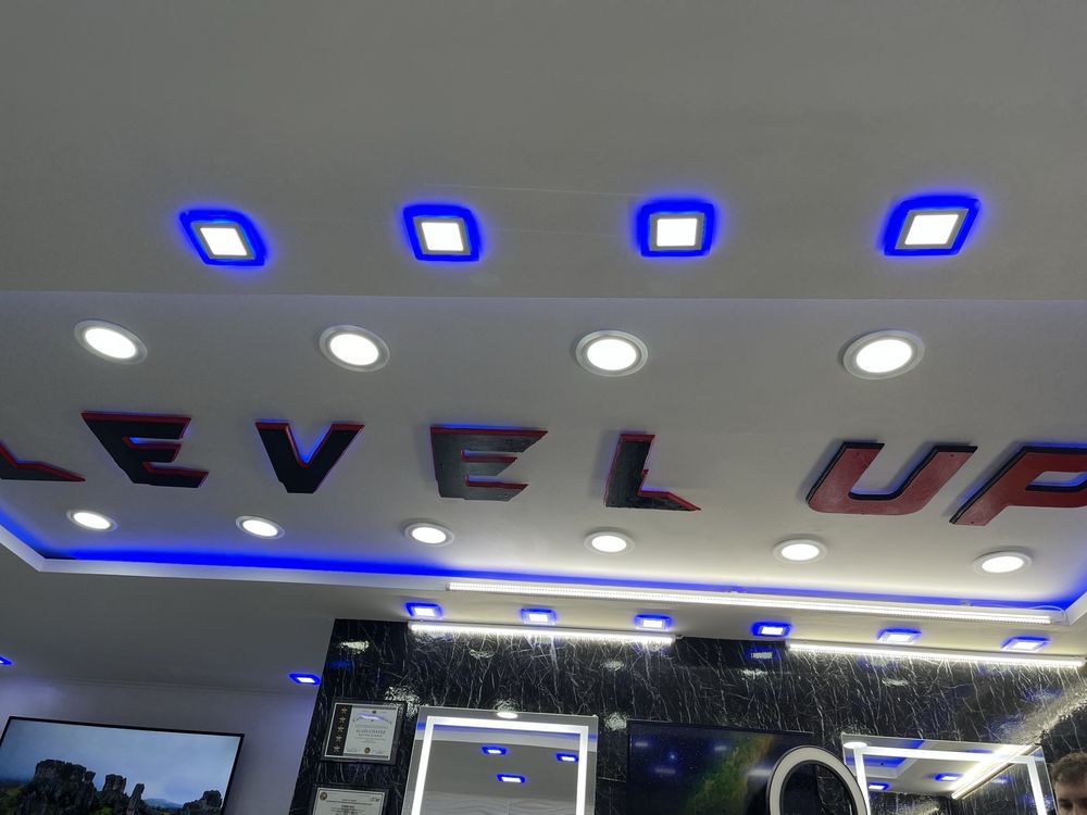 LEVEL UP Barbershop Logo