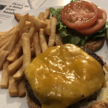 Great American Grill - Classic burger no onion add aged cheddar - Buffets Near Me - Emeryville, California Great American Grill - Classic burger no onion add aged cheddar - Buffets Near Me - Emeryville, California