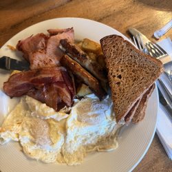 Roundabout - Hungry Driver breakfast plate. Come with 3 meats.