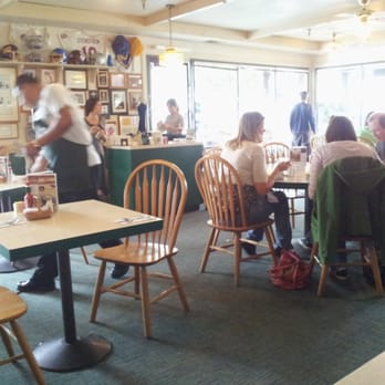 Vic's All Star Kitchen - Vic's early Sunday afternoon. - American Near Me - Pleasanton, California