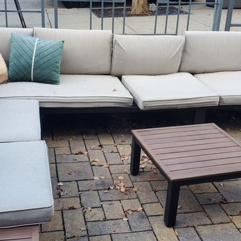Marian Cocktails & Kitchen - Comfortable outside seating - Cocktail Bars Near Me - Raleigh, North Carolina