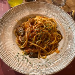 la Viola - Spaghetti mit Rinderfiletstreifen in Tomatensoße.