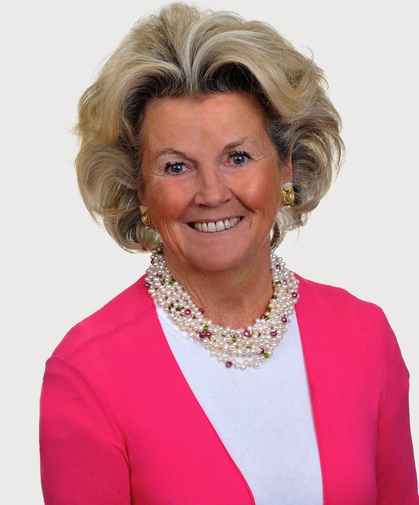 SALLY MALONEY GREENWICH CT REAL ESTATE 100 West Putnam Ave