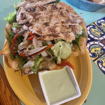 Pepe's Mexican Restaurant - Grilled Fajita Salad - Mexican Near Me - Goleta, California