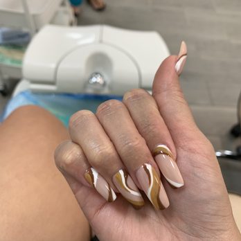 Eagle Nails Salon - Acrylic Full Set - Nail Salons Near Me - Kaneohe, Hawaii