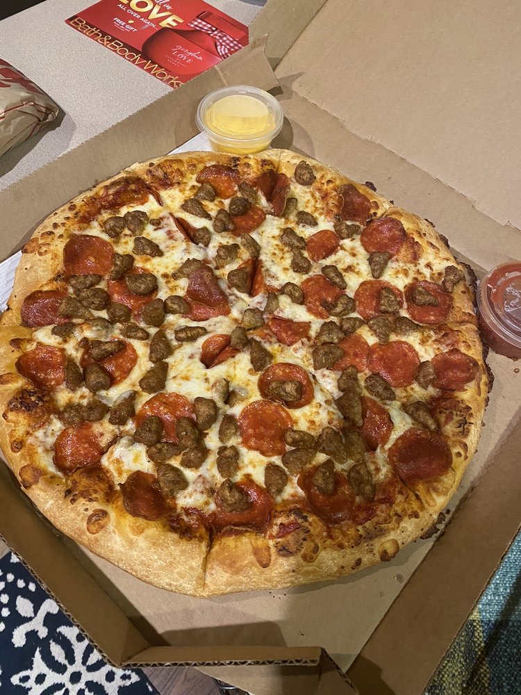 PIZZA HUT Updated June 2024 10 Photos & 28 Reviews 4800 Smith