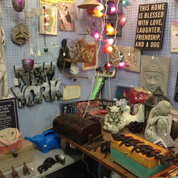 Snoopers Paradise - Antiques Near Me - Brighton, BNH