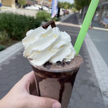 Gordon’s Milkshake Bar - Double chocolate milkshake - Desserts Near Me - Indianapolis, Indiana