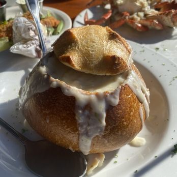 Moby Dick Restaurant - Clam chowder in bread bowl - American Near Me - Santa Barbara, California Moby Dick Restaurant - Clam chowder in bread bowl - American Near Me - Santa Barbara, California