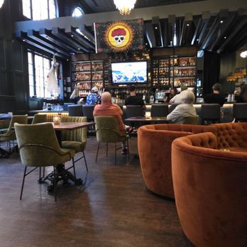 Countrypolitan Bar & Kitchen - New American Near Me - Nashville, Tennessee