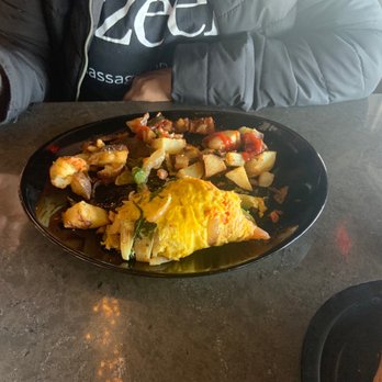 JP Waterfront - Bars Near Me - Gibraltar, Michigan