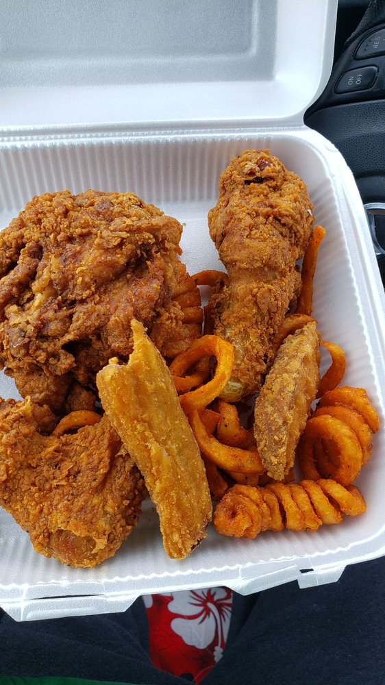 CHESTER’S FRIED CHICKEN Updated October 2024 855 E Twain Ave, Las