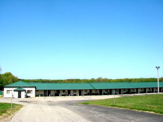 Green Roof Inn by null