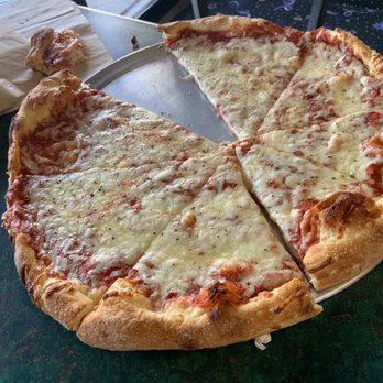 GoodFellas Pizzeria - Chicken pizza. Notice what's missing? - Pizza Near Me - Los Lunas, New Mexico