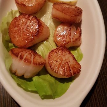 McKelvie's - Scallops looked better than they tasted. A bit rubbery and cold. - Seafood Near Me - Halifax, Nova Scotia