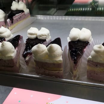 Honu Bakery - Lots of different cheesecake flavors available. - Bakeries Near Me - Honolulu, Hawaii