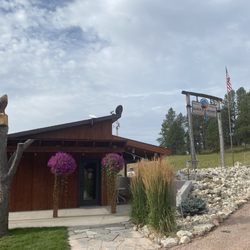 Black Elk Resort and Taproom - Side entrance to the taproom. Wish I had some pictures of the inside and the view out of the open backside.