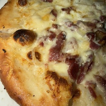 Old Bull Tavern - Pizza Alsatian Alsatian - New American Near Me - Beaufort, South Carolina Old Bull Tavern - Pizza Alsatian Alsatian - New American Near Me - Beaufort, South Carolina