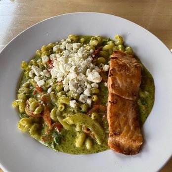 Perfect Pear Bistro - Pesto Mac & Cheese with Salmon - New American Near Me - Tempe, Arizona Perfect Pear Bistro - Pesto Mac & Cheese with Salmon - New American Near Me - Tempe, Arizona