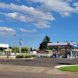 Chevron - Sparkle car wash onsite