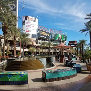 Tanger Outlets Phoenix - West Gate takes advantage of the outdoor space and makes it a beautiful draw! - Outlet Stores Near Me - Glendale, Arizona Tanger Outlets Phoenix - West Gate takes advantage of the outdoor space and makes it a beautiful draw! - Outlet Stores Near Me - Glendale, Arizona