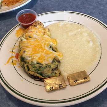 Izzy's Cafe - Spinach omelette w bacon & mushrooms, and grits $10.75 at Izzy's - Barbeque Near Me - El Cajon, California Izzy's Cafe - Spinach omelette w bacon & mushrooms, and grits $10.75 at Izzy's - Barbeque Near Me - El Cajon, California