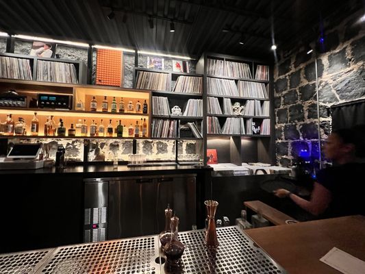 EP bar by null
