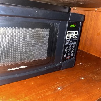 Diamond Inn & Suites - Dirty microwave that hadnt been touched - Hotels Near Me - Richmond, Virginia Diamond Inn & Suites - Dirty microwave that hadnt been touched - Hotels Near Me - Richmond, Virginia