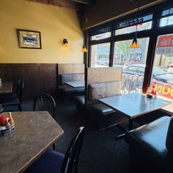 LeBaron's Honker Cafe - Inside, booths and tables