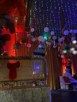 The Emerald Lounge by null