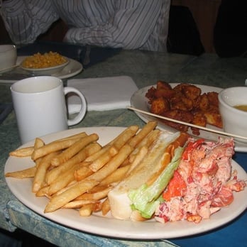Anchor Pub & Grille - Lobster roll w/ tons of lobster meat.  Perfect for lazy shell-avoiding eaters. - Seafood Near Me - Beverly, Massachusetts