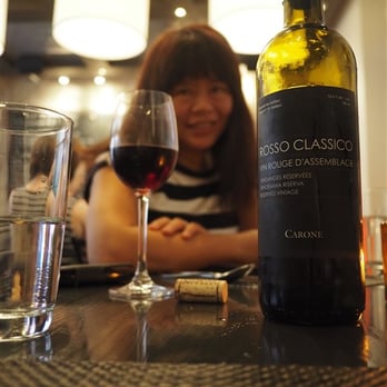 Le Hobbit - Canadian vin rouge - French Near Me - Quebec City, Quebec