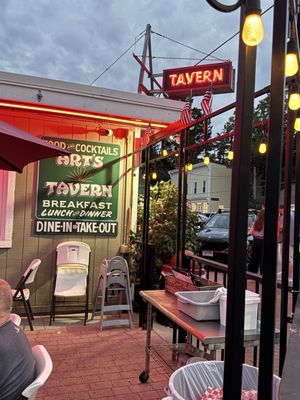 Art's Tavern by null