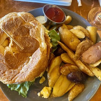 Royal on The Ridge - Breakfast sandwich - Cocktail Bars Near Me - Draper, Utah