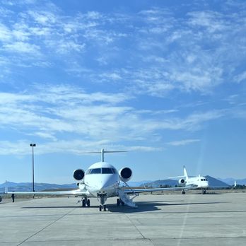 A to B Transportation - Private Aviation pick up/drop off - Airport Shuttles Near Me - Jackson, Wyoming A to B Transportation - Private Aviation pick up/drop off - Airport Shuttles Near Me - Jackson, Wyoming