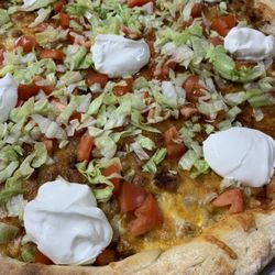 Mama's Treats - Taco pizza