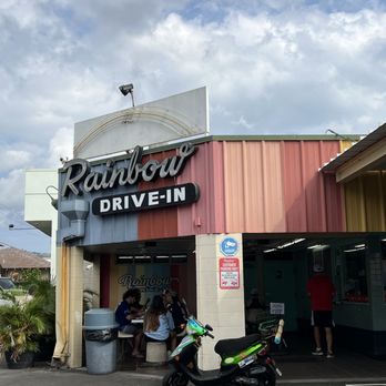 Rainbow Drive-In - Front - Hawaiian Near Me - Honolulu, Hawaii