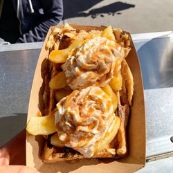 Roasted & Toasted Moore County - Leige waffle, grilled apples and ice cream !!  YUMMMM!