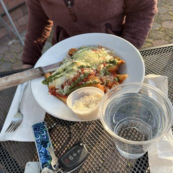 Lucky Lou's Bar & Grill - Luckys Chicken Parmigiana - New American Near Me - Wethersfield, Connecticut