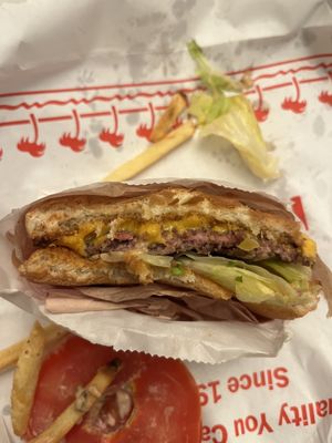 In-N-Out Burger by null