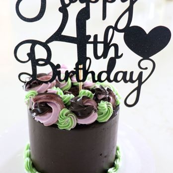 Evelyn Bakes & Co - 2 layer, 4 inch circle cake - Cupcakes Near Me Evelyn Bakes & Co - 2 layer, 4 inch circle cake - Cupcakes Near Me