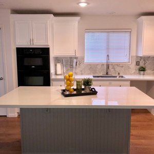 Lopez Lopez LV Kitchens - 60 Photos - Countertop 