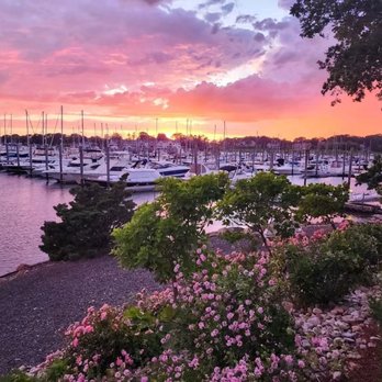 Dockside Seafood & Grille - Seafood Near Me - Branford, Connecticut