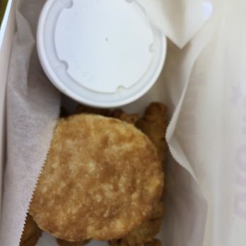 Bojangles - #9 meal (chicken tenders, biscuit, and Mac & cheese) - Fast Food Near Me - Florence, South Carolina Bojangles - #9 meal (chicken tenders, biscuit, and Mac & cheese) - Fast Food Near Me - Florence, South Carolina