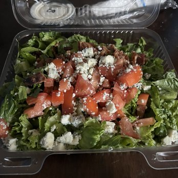 Gracie's - No avocado, little or no blue cheese and barely any bacon. This is DISAPPOINTING... - Barbeque Near Me - Vallejo, California Gracie's - No avocado, little or no blue cheese and barely any bacon. This is DISAPPOINTING... - Barbeque Near Me - Vallejo, California