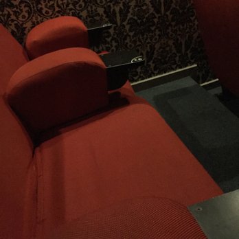 Fiordland Cinema - Big comfy seats - Cinema Near Me - Te Anau, STL Fiordland Cinema - Big comfy seats - Cinema Near Me - Te Anau, STL