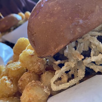 Blue Door Pub Como Ave - The Horsekick - Burgers Near Me - Minneapolis, Minnesota