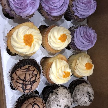 Jennivee’s Bakery - Variety! - Desserts Near Me - Chicago, Illinois Jennivee’s Bakery - Variety! - Desserts Near Me - Chicago, Illinois