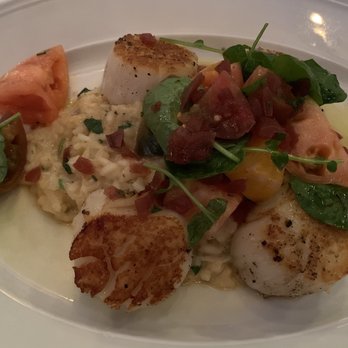 Schooners Monterey - Scallops with Dungeness crab risotto - Seafood Near Me - Monterey, California Schooners Monterey - Scallops with Dungeness crab risotto - Seafood Near Me - Monterey, California